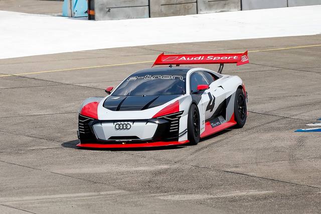 F1赛车谈判罚：尺度之争背后的逻辑（规则判罚视角）